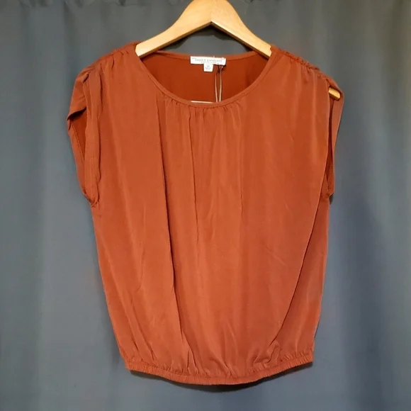 Green Envelope Burnt Orange Short Sleeve Top Size XS NWT - Picture 1 of 6